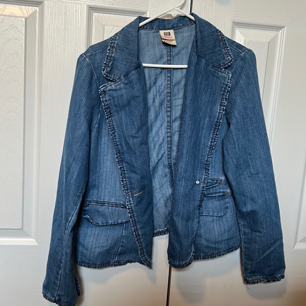 Blue, long-sleeved Jean jacket